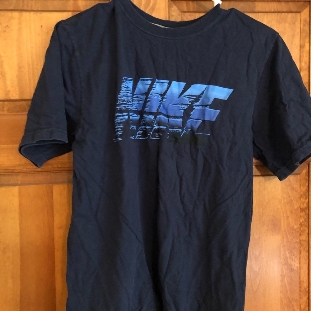 Mens small Nike tshirt.  Like new